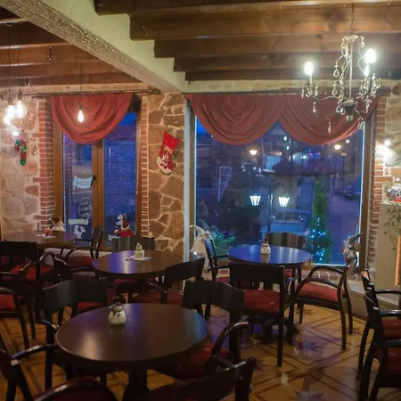 φιλοξενία 1&2 3*