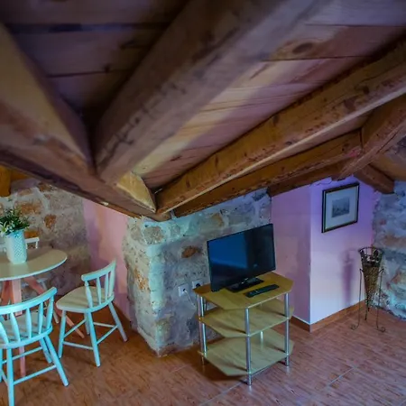 φιλοξενία 1&2 Πανσιόν Παλαιός Άγιος Αθανάσιος