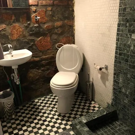 Πανσιόν φιλοξενία 1&2 Παλαιός Άγιος Αθανάσιος