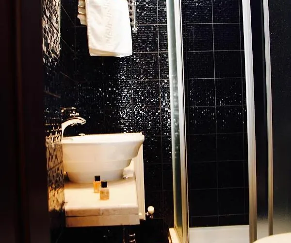 φιλοξενία 1 & 2 3*