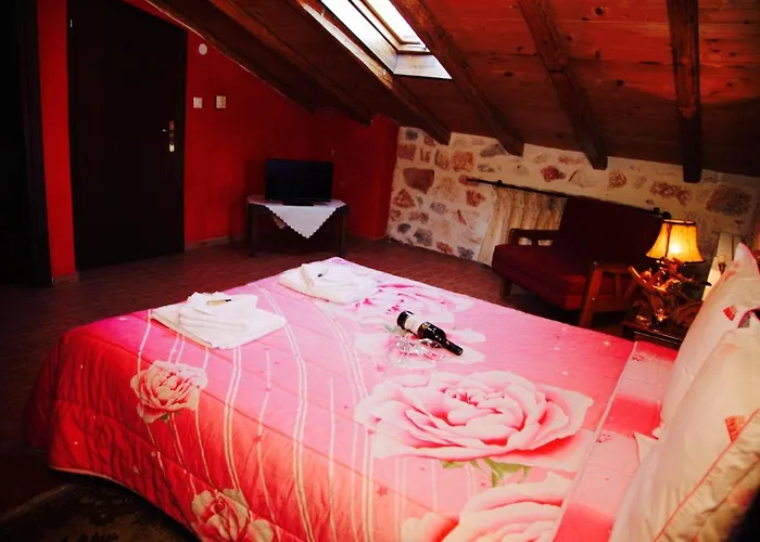 φιλοξενία 1 & 2 3*