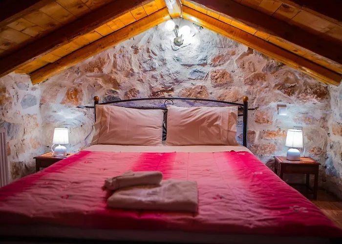 φιλοξενία 1 & 2