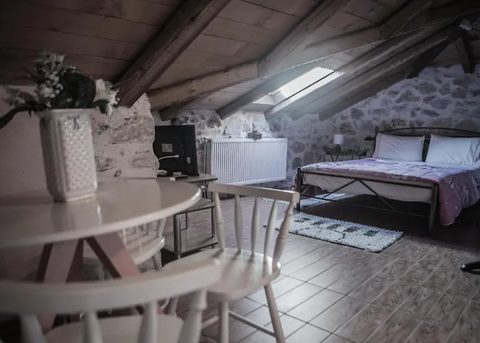 Pensionat φιλοξενία 1 & 2