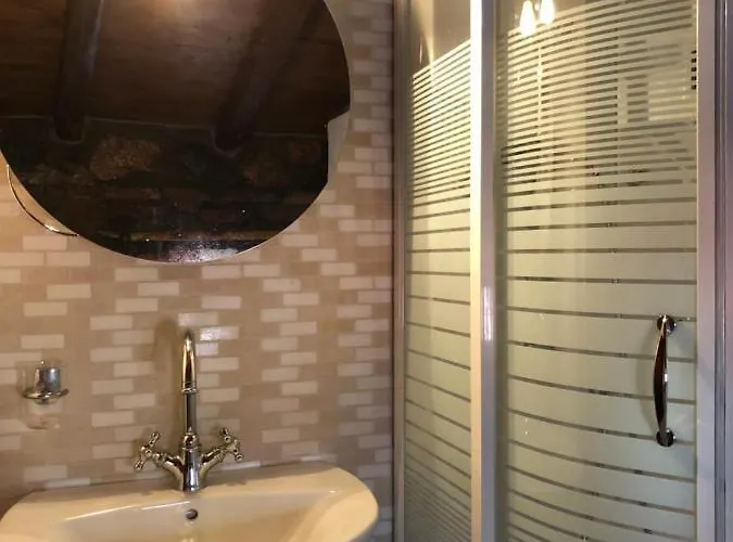 φιλοξενία 1 & 2